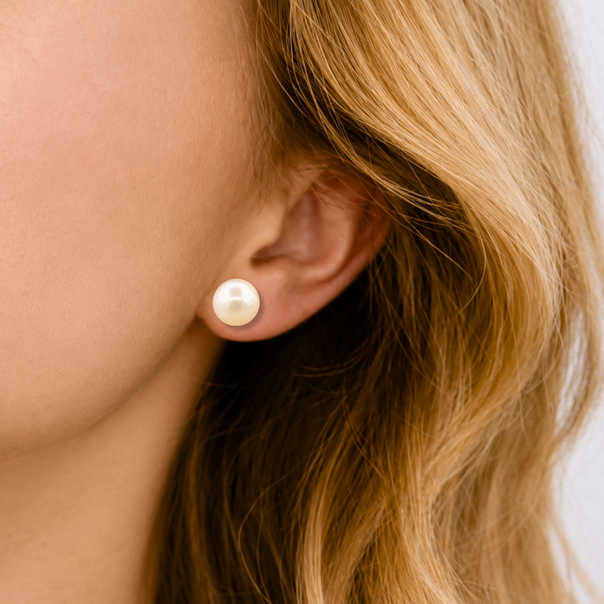 Heavenly Pearl Stud Earrings